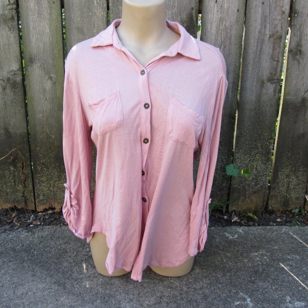 5 for $30 - pink button down blouse size M eyelash couture (CL321)